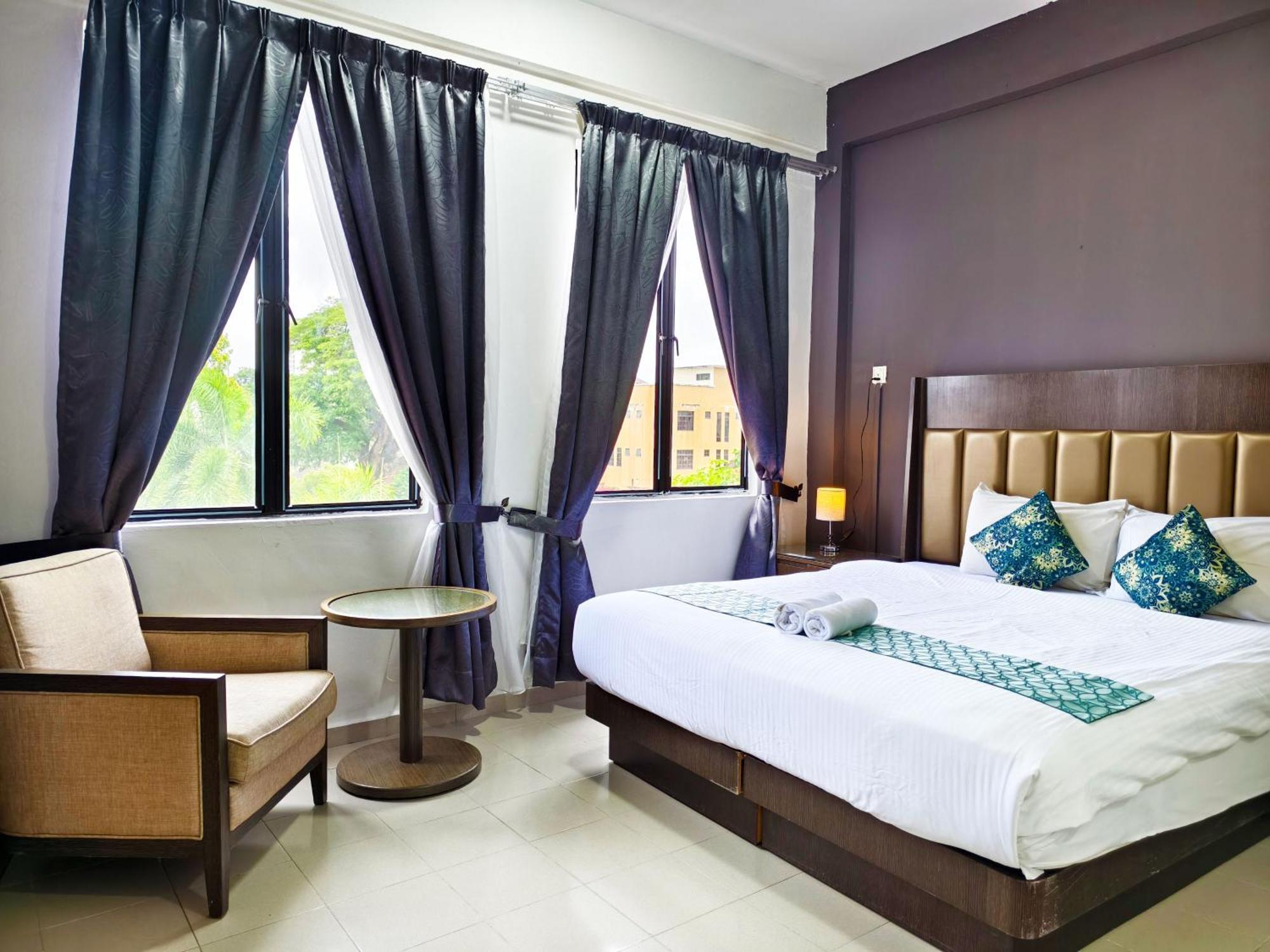 Salaam Suites Hotel Kota Bharu Exterior foto
